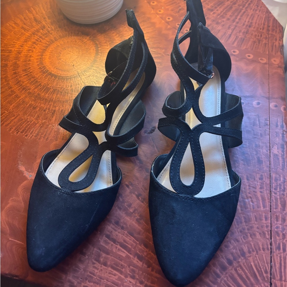 Black strappy Lauren Conrad flats